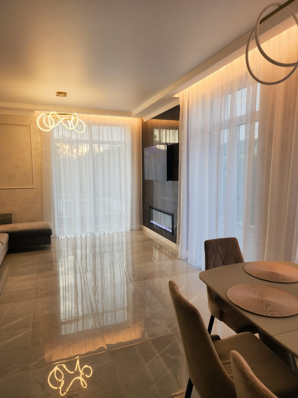 Elegantes Wohn- und Esszimmer
